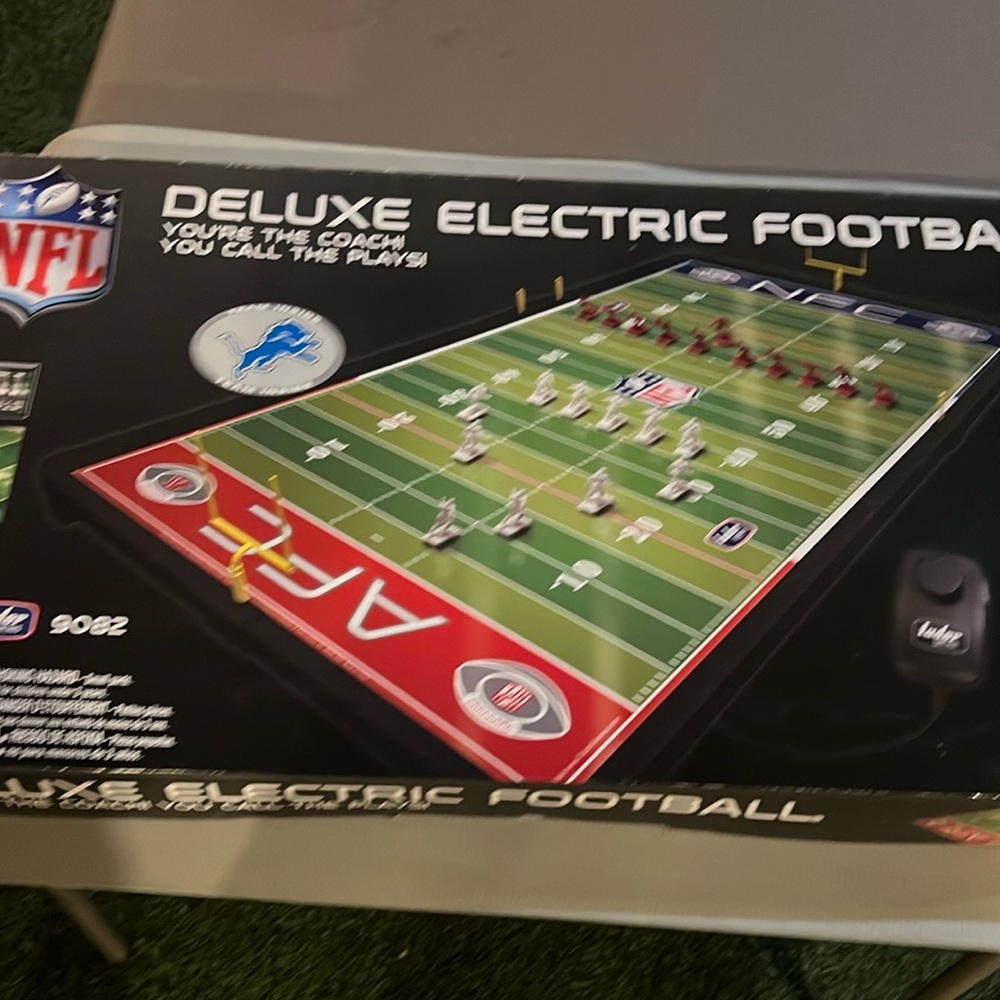 Detroit Lions Deluxe Electric Football Game